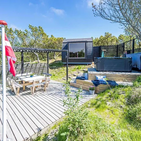 Holiday Cliv Tatil Evi *